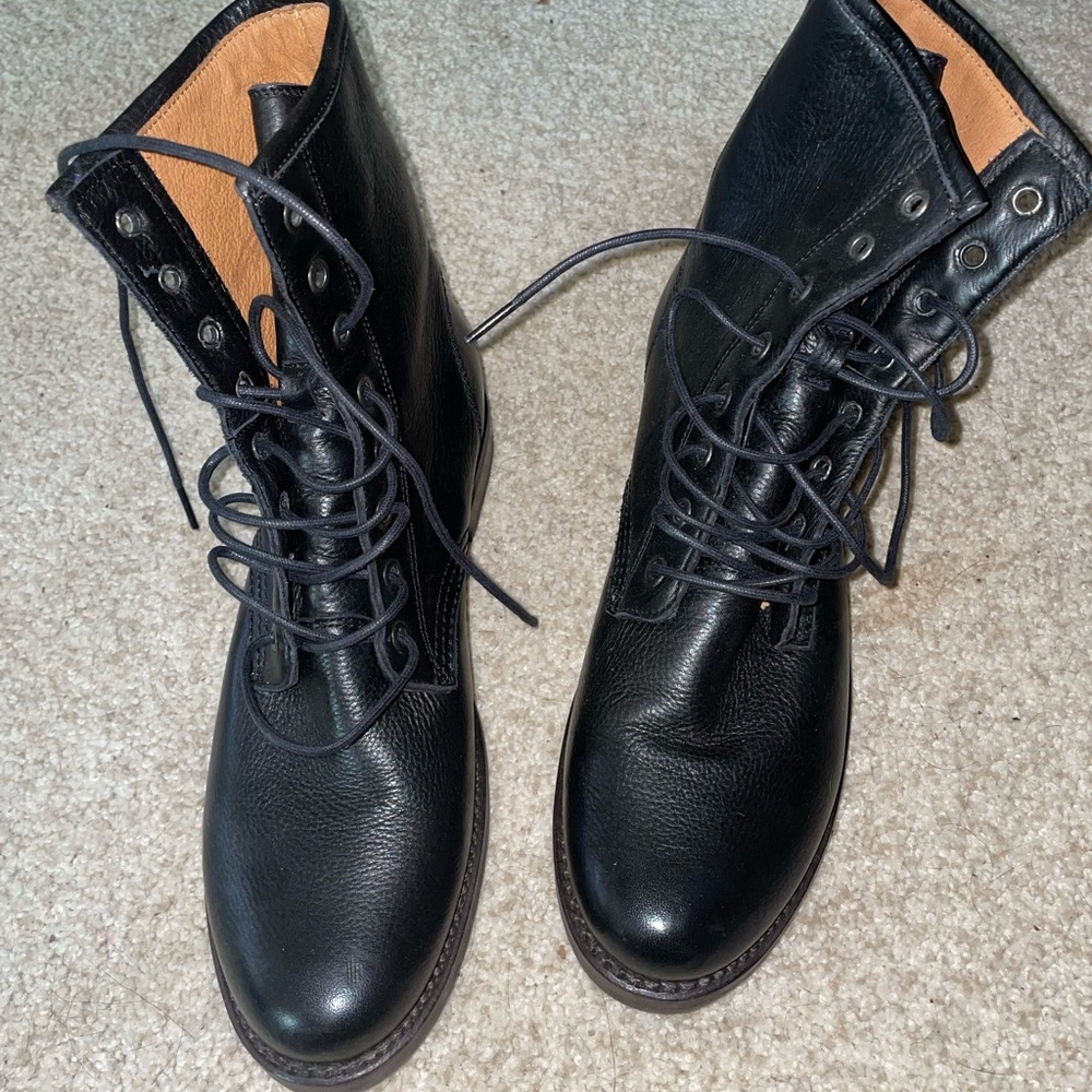 NEVER WORN SIZE 9 FRYE BLACK LEATHER BOOTS